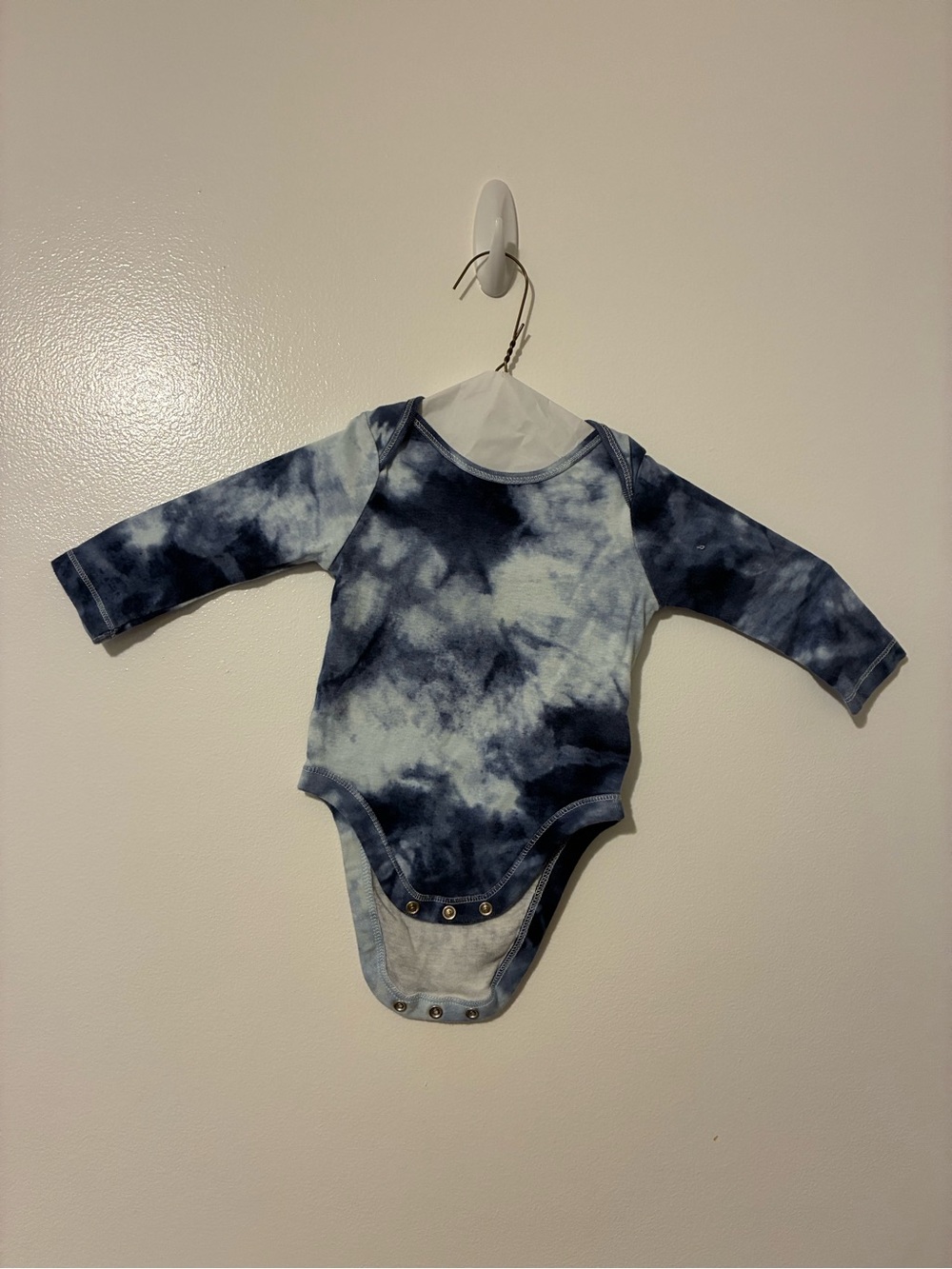 Old Navy Navy and Light Blue Tie-Dye Long Sleeve Baby One-Piece